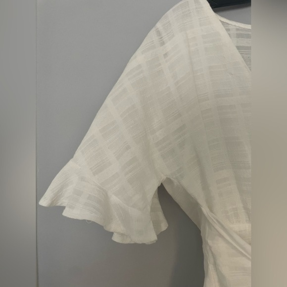 SAINTS & Secrets Flowy Romper with Sinched Waist Tie Front - Picture 3 of 9